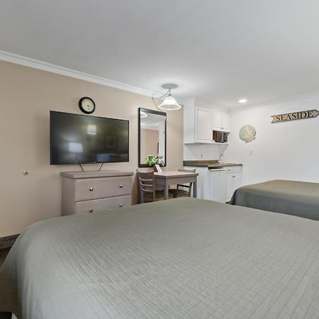 Sea Mist Resort Motel Уелс Екстериор снимка